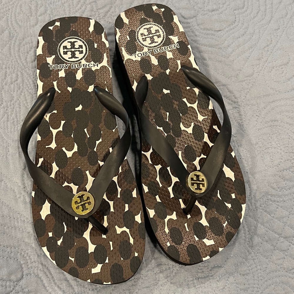 NWOT Tory Burch Wedge Platform Flip Flops Black Brown White Size 8.5